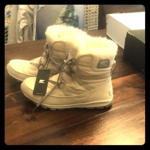 Sorel Whitney Short Lace Waterproof Boot size 9